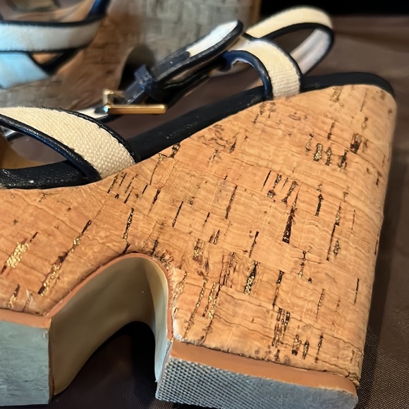 Like new size 7.5 white canvas and navy trim cork wedges - Picture 4 of 9